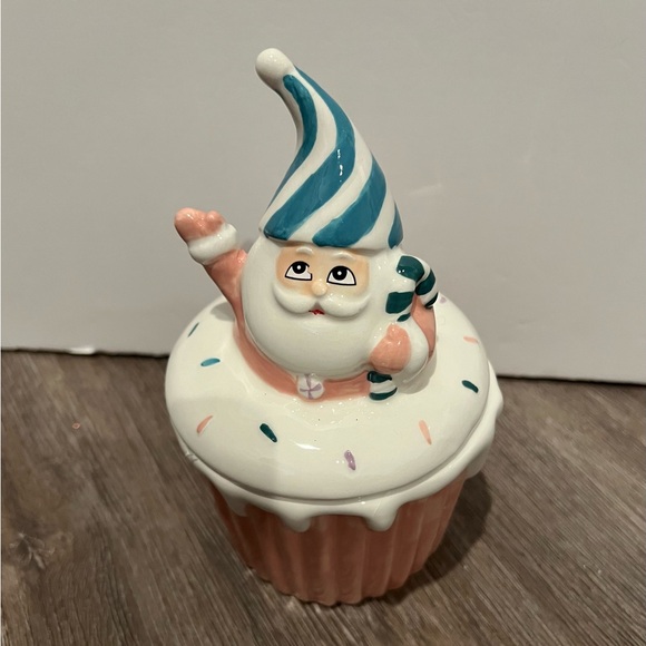 Absolutely Adorable Pastel Cupcake Candle with Santa Topper- NWT - Picture 2 of 4